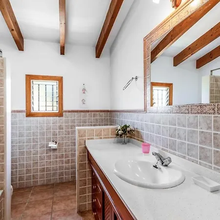 Beautiful In The Countryside Near By Renthousing Villa
